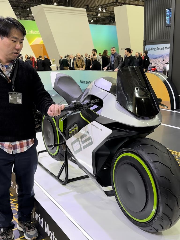 Segway-Ninebot displays a hydrogen-powered motorcycle prototype.