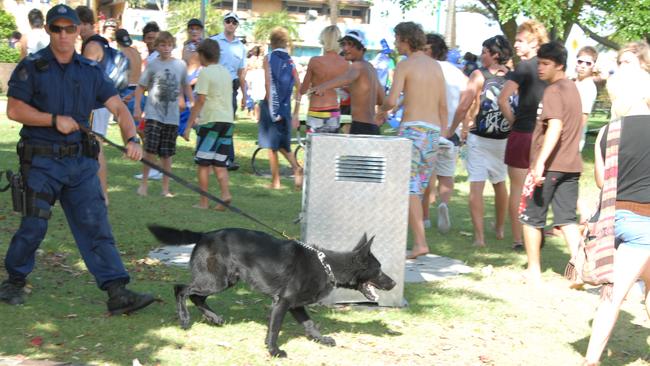 Teenager riot during Australia Day celebrations at Burleigh Heads