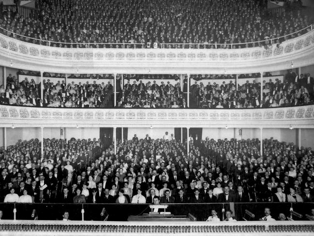 The opening of Her Majesty's Theatre when it was the Tivoli Theatre