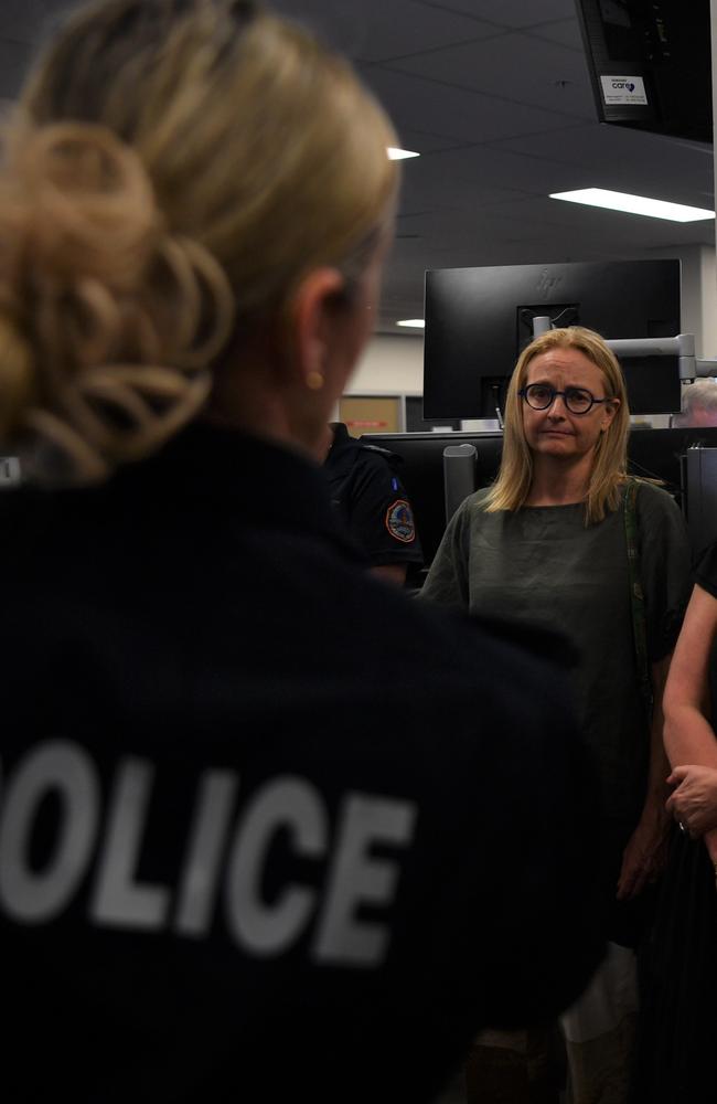 NT coroner Elisabeth Armitage tours the Joint Emergency Services Communication Centre (JESCC) to see how triple-0 calls are taken and dispatched to police.