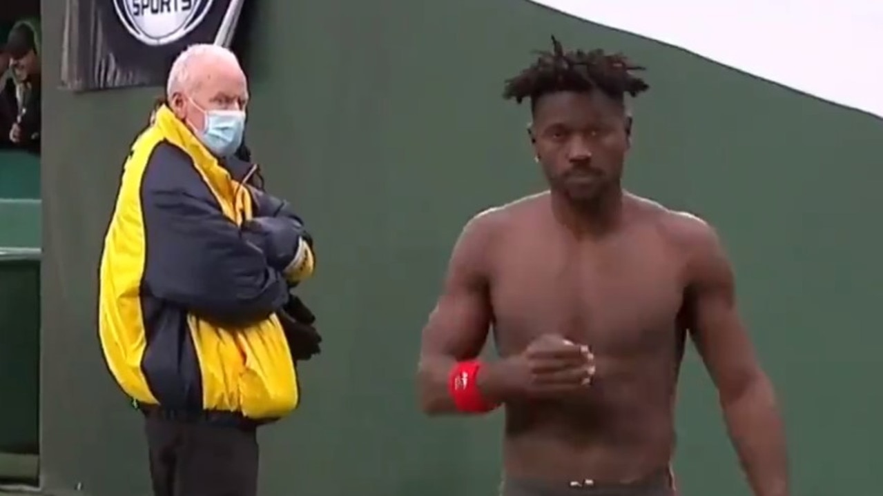 Antonio Brown 'no longer a Buc' after midgame outburst: Coach Arians