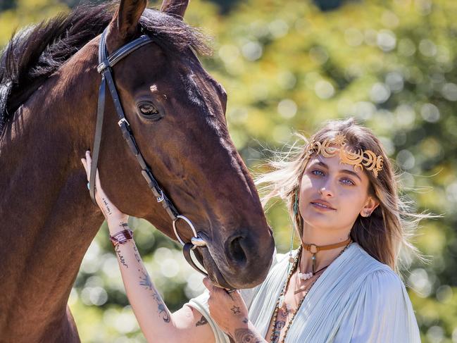 Paris Jackson met Melbourne Cup racehorse Marmelo ahead of the 2017 Melbourne Cup. Picture: Jason Edwards