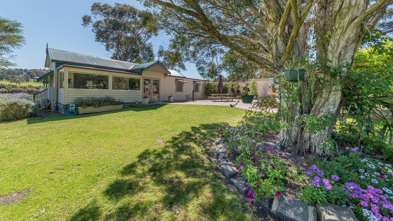 Lady Lavender’s Tea Room and Farm at Bunyip for sale | The Weekly Times