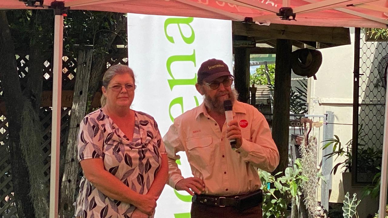 Field Day Hosts Lucinda and Bruce Mayne.