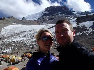 Everest body retrieval: ‘Glimmer of hope’