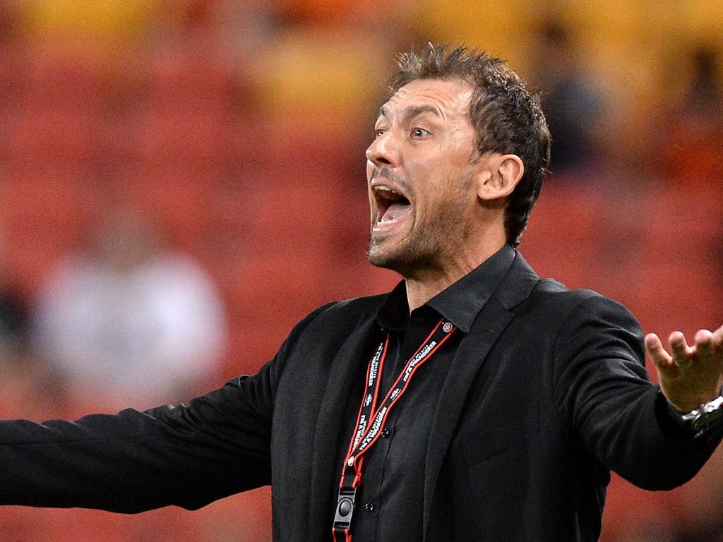 BRISBANE, AUSTRALIA – MARCH 04: Coach Tony Popovic of the Wanderers reacts to the referees decision during the round 22 A-League match between the Brisbane Roar and the Western Sydney Wanderers at Suncorp Stadium on March 4, 2016 in Brisbane, Australia. (Photo by Bradley Kanaris/Getty Images)