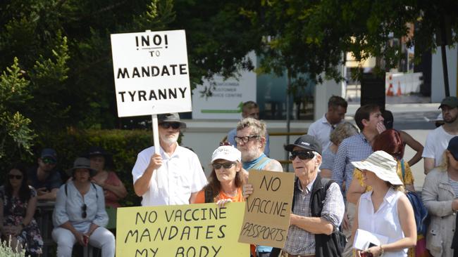 People at an anti-vaccine mandate rally.