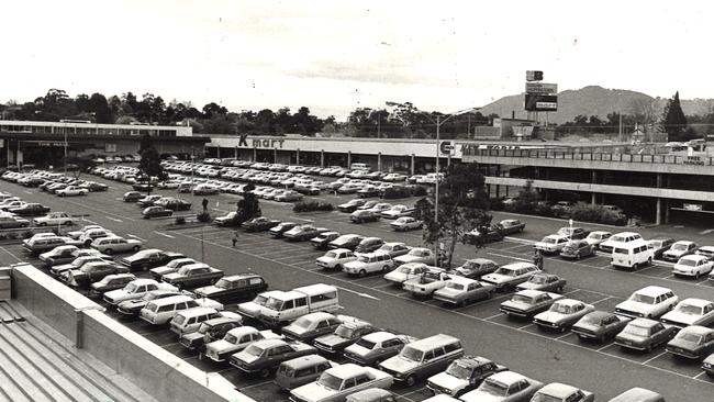 Cars outside Kmart and Coles in 1979. The stores still operate today.