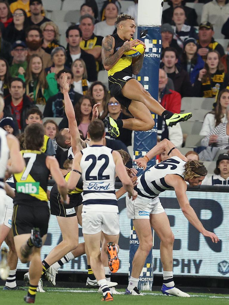 AFL 2021: Shai Bolton mark stuns footy fans after spectacular leap ...