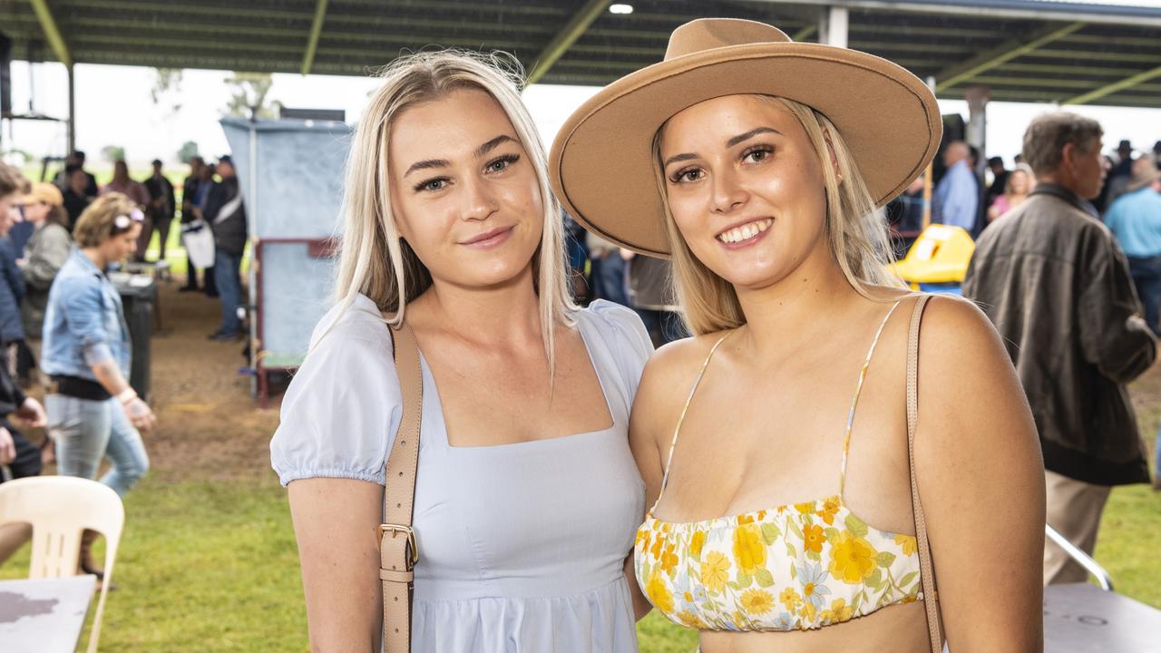 Makayla Rudd (left) and Paige Bazant at the Clifton Cup races hosted by Clifton Jockey Club, Saturday, October 22, 2022. Picture: Kevin Farmer