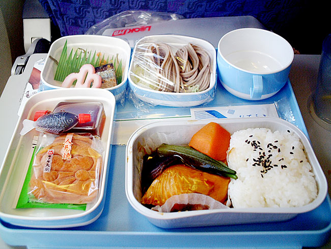 <p>Inflight meal on Air China / Flickr user d'n'c</p>