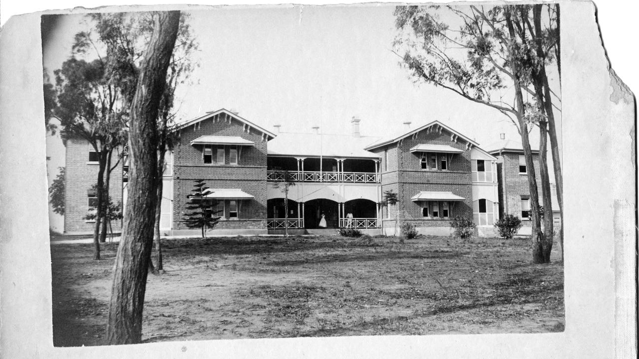 This photograph of the Charters Towers Hospital is believed to have been taken in 1960.