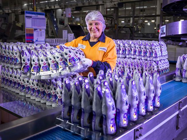 Cadbury AustraliaÃs Ringwood Factory, ahead of Easter to capture vision of the factoryÃs chocolate production processes. Machine operator Jenni Stanton on the Easter Bunny production line.Picture by Wayne Taylor 4th April 2023