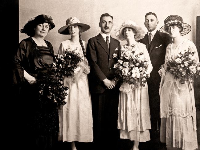 The wedding of Sidney (3rd from left) and Merlyn (4th from left) at the Palace Hotel in San Francisco in 1920.