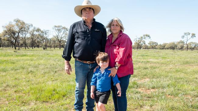 Memphis Francis (3) with his grandparents Mark and Alex Facer. Memphis is stuck near Griffith after QLD closed it's border. Photo – Ginette Guidolin