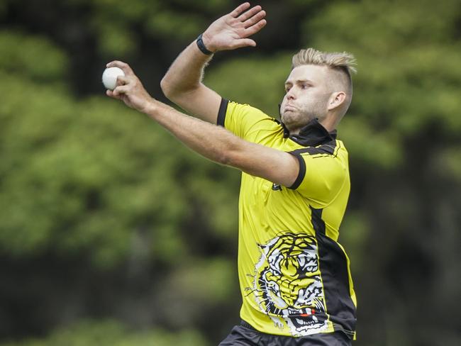 Max Watters bowling for Seaford Tigers. Picture: Valeriu Campan