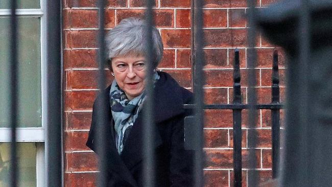 Britain's Prime Minister Theresa May leaves 10 Downing Street in Westminster London, Britain, December 13, 2018. REUTERS/Peter Nicholls - RC110982BB80