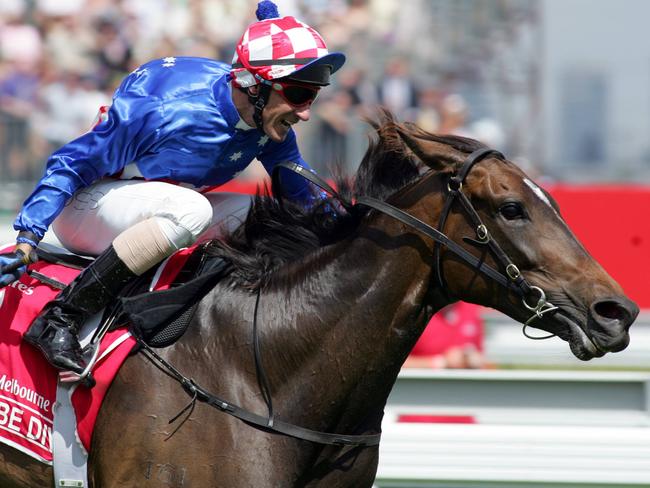 X-VRG NEWS Melbourne Cup 2005 - Makybe Diva riden by Glen Boss wins the Melbourne Cup