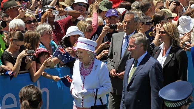 queen visits australia 2011