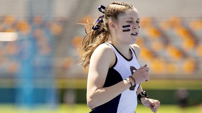 Bridget McCormack of St Aidan’s win the 400m. (Image Sarah Marshall)