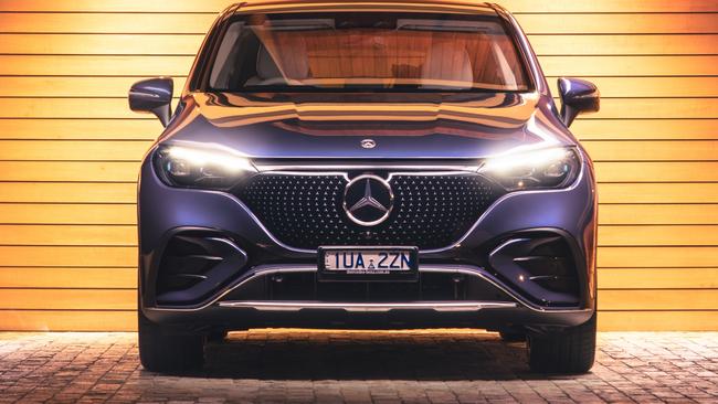 Photo of the Mercedes-Benz EQE SUV.