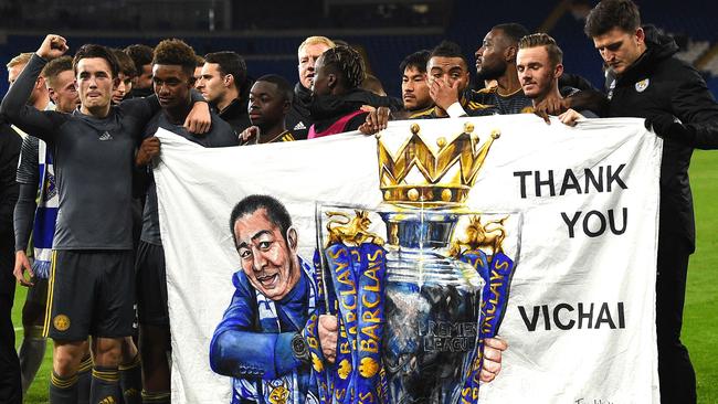 Leicester City players pay tribute to Srivaddhanaprabha after the 1-0 win.