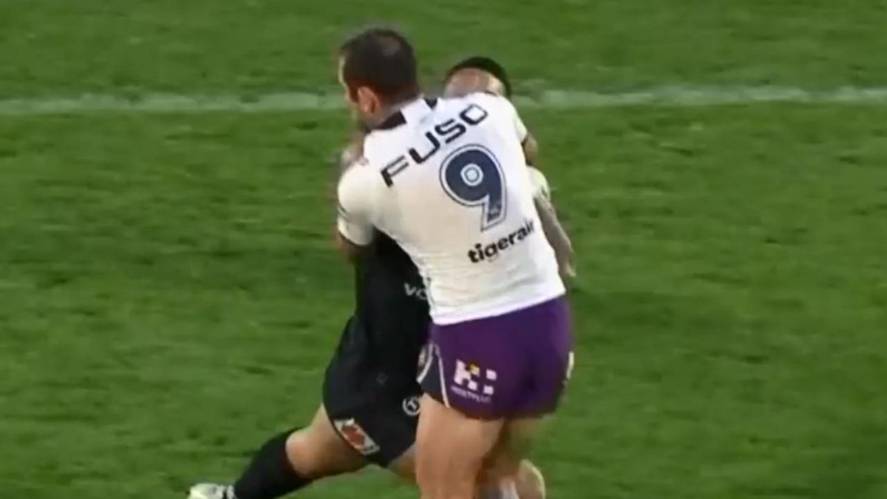 Cameron Smith gets Ken Maumalo high but doesn't get penalised.