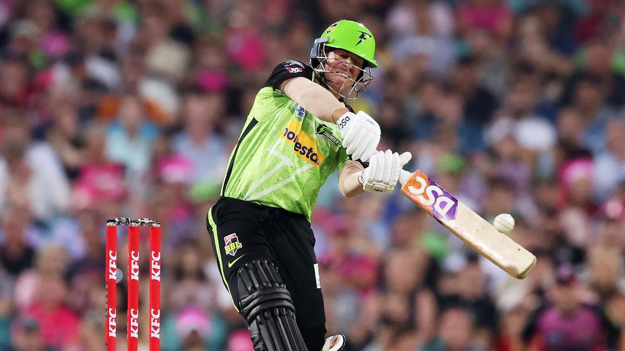 David Warner top scored with 37 for the Thunder.