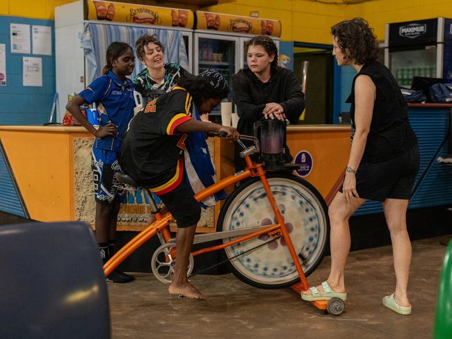 LAUNCH Night Series participants power up their own smoothies with the fun and interactive smoothie bike! Picture: Jessy Hall / Supplied.