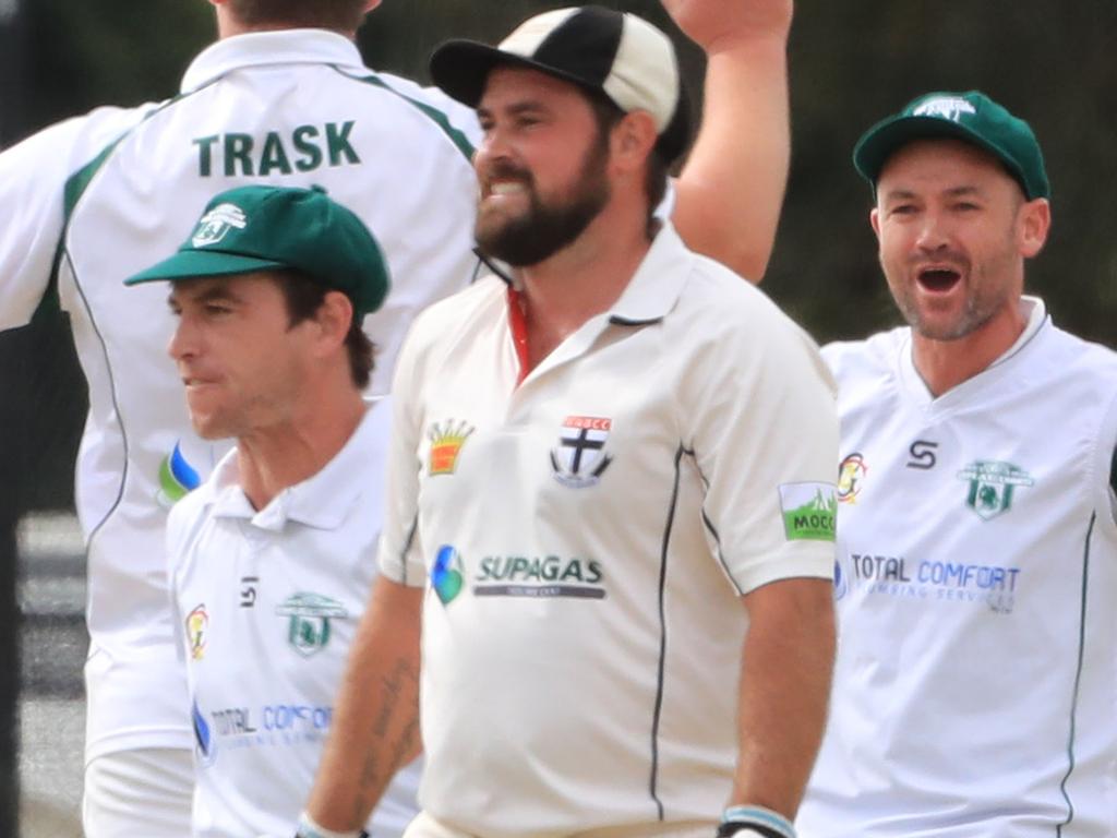 Cricket : GCA3 Grand Final: Bell Park v St Albans-Breakwater .
Bell Park bowler Mitch Trask claims the wicket of St Albans-Breakwater batsman Mike Norris


Picture: Mark Wilson