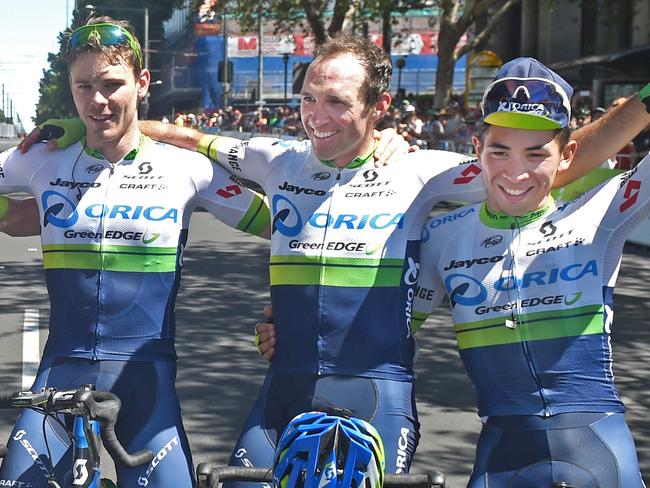 24/01/16 - Orica GreenEDGE team mates celebrate Simon Gerrans (left) winning the 2016 Tour Down Under in Adelaide. Photo Tom Huntley