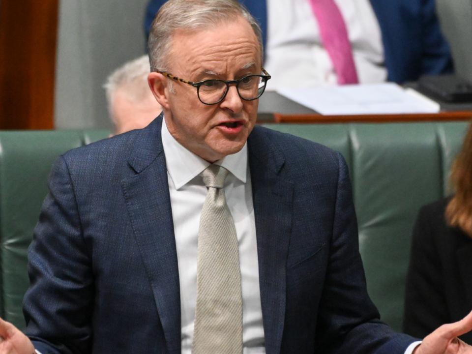 PM blames the Opposition's 'broken system' amid migration forecast questions
