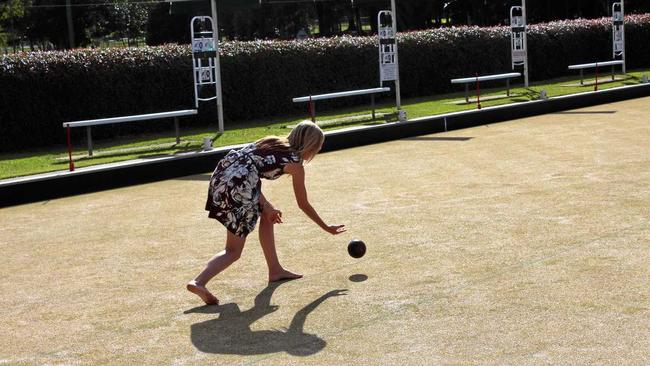 BOWL UP: Gayndah Bowls Club invited new teams to take to the turf. Picture: Cathy Moore