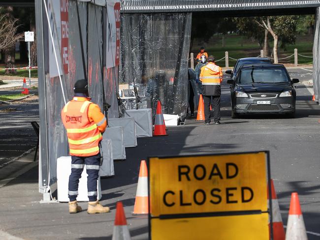 MELBOURNE, AUSTRALIA - NewsWire Photos AUGUST 26, 2020 : COVID-19 testing drive through in the outer North Western suburb of Keilor. The state of Victoria is experiencing a second wave of coronavirus although the peak may have passed with cases slowly falling. Picture : NCA NewsWire / Ian Currie