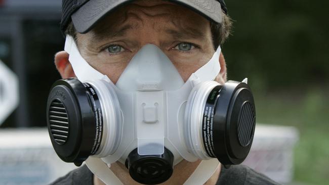 Dirty Jobs host Mike Rowe gets exterminating experience.