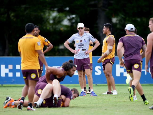 Wayne Bennett at Brisbane Broncos training in 2016. Picture: Darren England