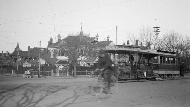 A cable tram on Commercial Rd in South Yarra between 1910-1930. Picture: State Library of Victoria