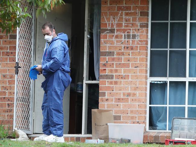 The crime scene at 13 Reeves St Narara in relation to the murder of Danielle Easey. Picture: Sue Graham