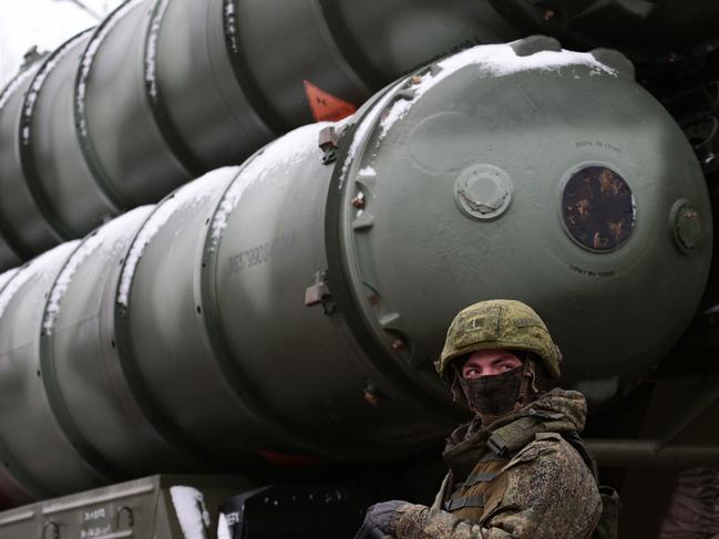 A serviceman of an S-400 Triumf missile system crew with an anti-aircraft military unit of the Russian Air Force and the Russian Southern Military District enters combat duty near the Crimean town of Dzhankoy.