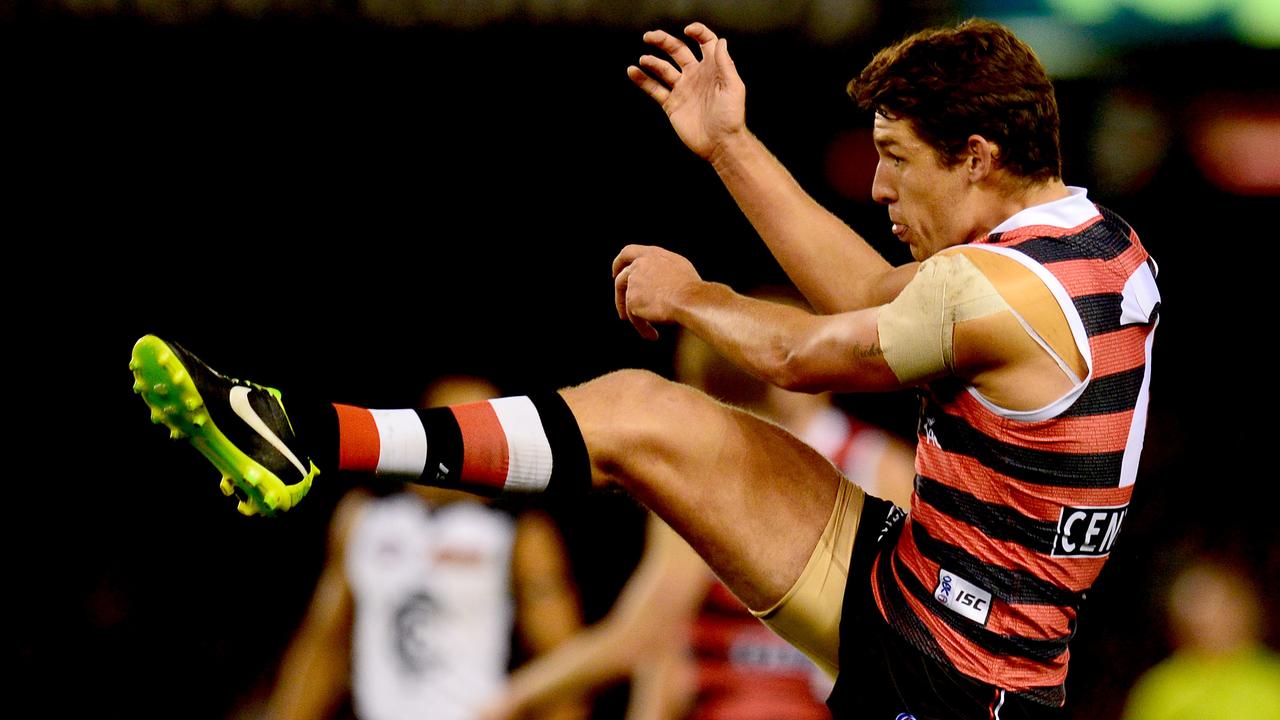 Former St Kilda player Arryn Siposs is trying to make it as an NFL punter.
