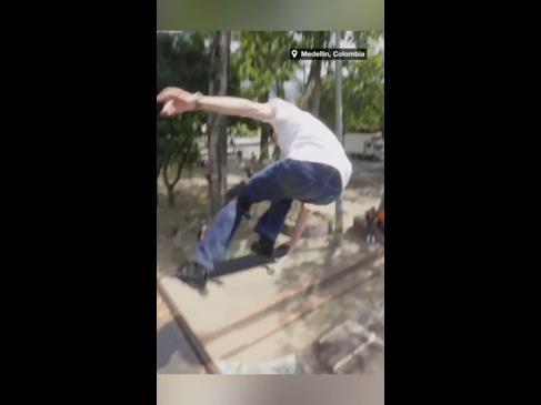 Tony Hawk makes surprise visit to skate park