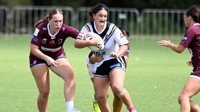 Girls U17s between South Logan and Burleigh Bears. Saturday January 25, 2025. Picture, John Gass