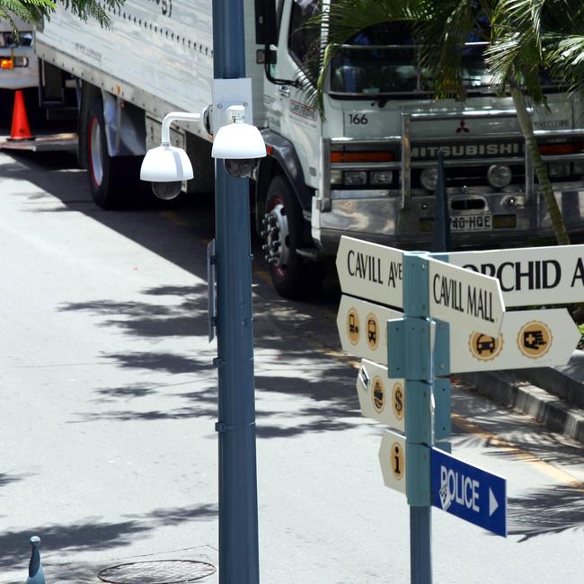 Gold Coast Safety Camera locations in Central Surfers Paradise. Cameras on the corner of Cavill Avenue and Orchid Avenue.