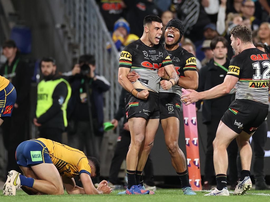 Gold Coast Titans vs Penrith Panthers Tips - Panthers to roar past