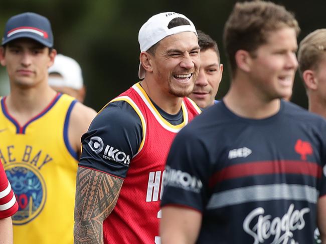 SYDNEY, AUSTRALIA - AUGUST 15: Sonny Bill Williams joins Sydney Roosters teammates in a training session at Tramway Oval at Moore Park on August 15, 2020 in Sydney, Australia. (Photo by Mark Metcalfe/Getty Images)