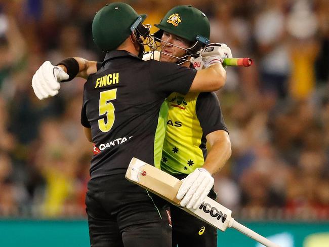 MELBOURNE, AUSTRALIA - FEBRUARY 10:  Aaron Finch and D'Arcy Short of Australia celebrate after hitting the winning runs during game two of the International Twenty20 series between Australia and England at Melbourne Cricket Ground on February 10, 2018 in Melbourne, Australia.  (Photo by Scott Barbour/Getty Images)