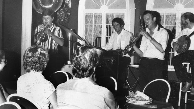 Allen Collinge and his Ragtime band at General Jackson's Bistro.