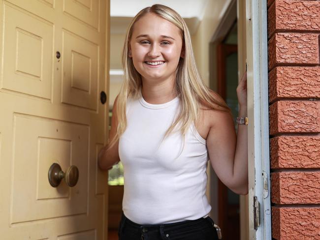 Daily Telegraph. 03, February, 2023.**SMARTdaily**Hannah Jad, 20, at home in Forestville, today. Hannah is a self-admitted doorbell dodger. New research reveals 58% of Australians Ãdoorbell dodgeÃ Ã intentionally avoid answering their front door.Picture: Justin Lloyd.