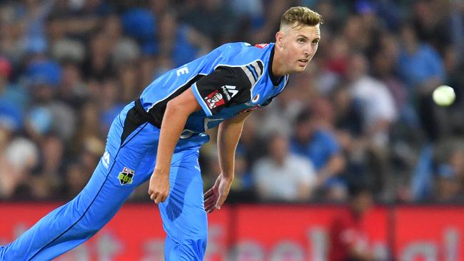Billy Stanlake of the Adelaide Strikers bowled super fast against the Brisbane Heat.