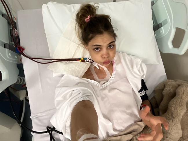 Pauliesha âEshaâ McKenzie in hospital, facing her toughest battle yet as she awaits a kidney transplant after her health took a critical turn. Picture: Pauliesha McKenzie.